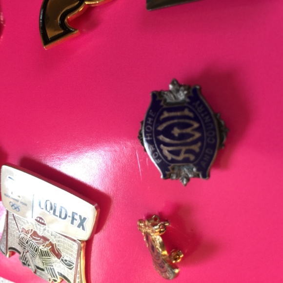 Pins - Picture 2 of 7